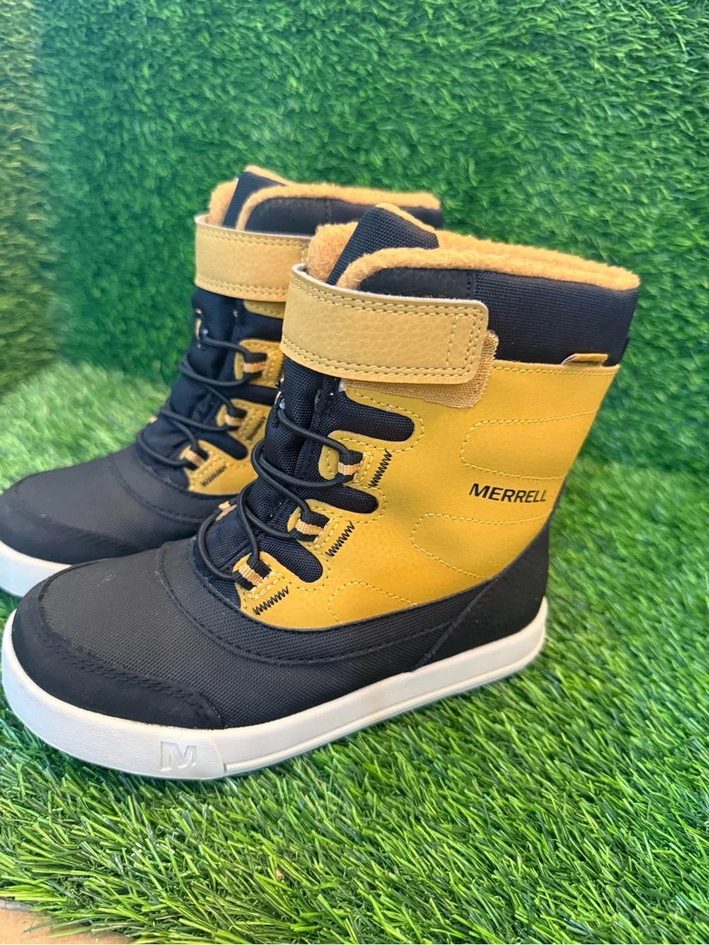 Merrell youth boys gold,black waterproof snow boots size 13c